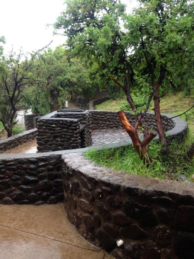 Liphofung Cave, Chalets Hotel Butha-Buthe Kültér fotó