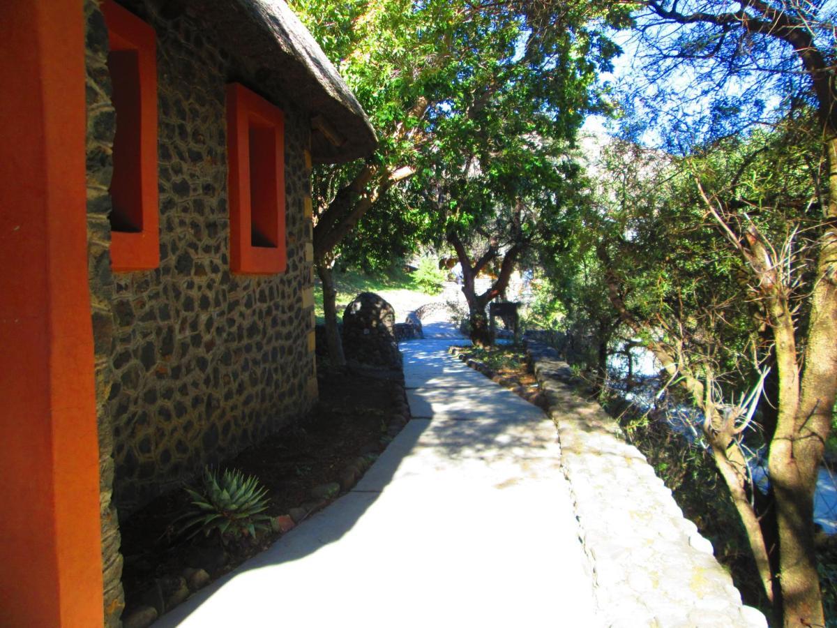 Liphofung Cave, Chalets Hotel Butha-Buthe Kültér fotó