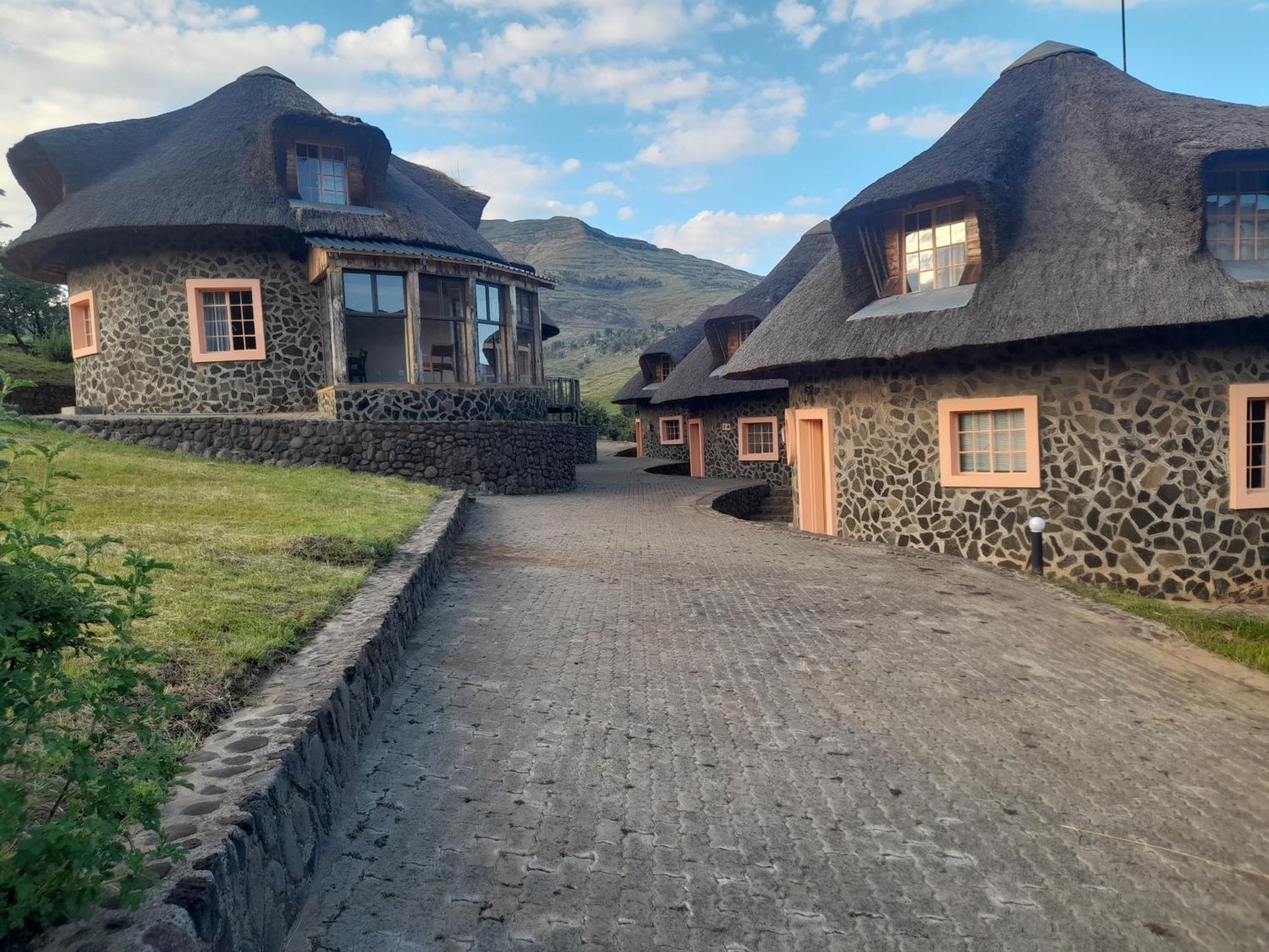 Liphofung Cave, Chalets Hotel Butha-Buthe Kültér fotó