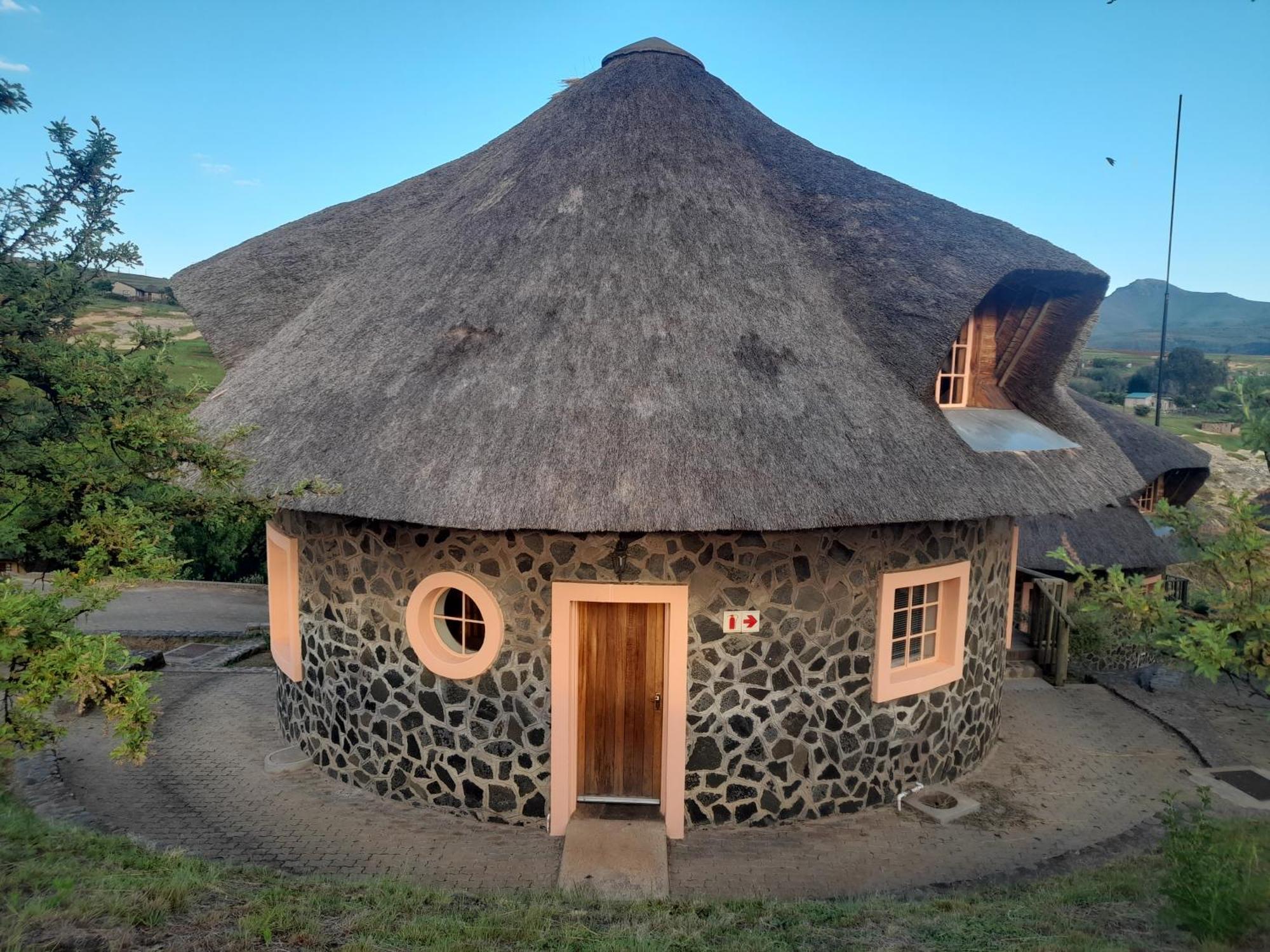 Liphofung Cave, Chalets Hotel Butha-Buthe Kültér fotó