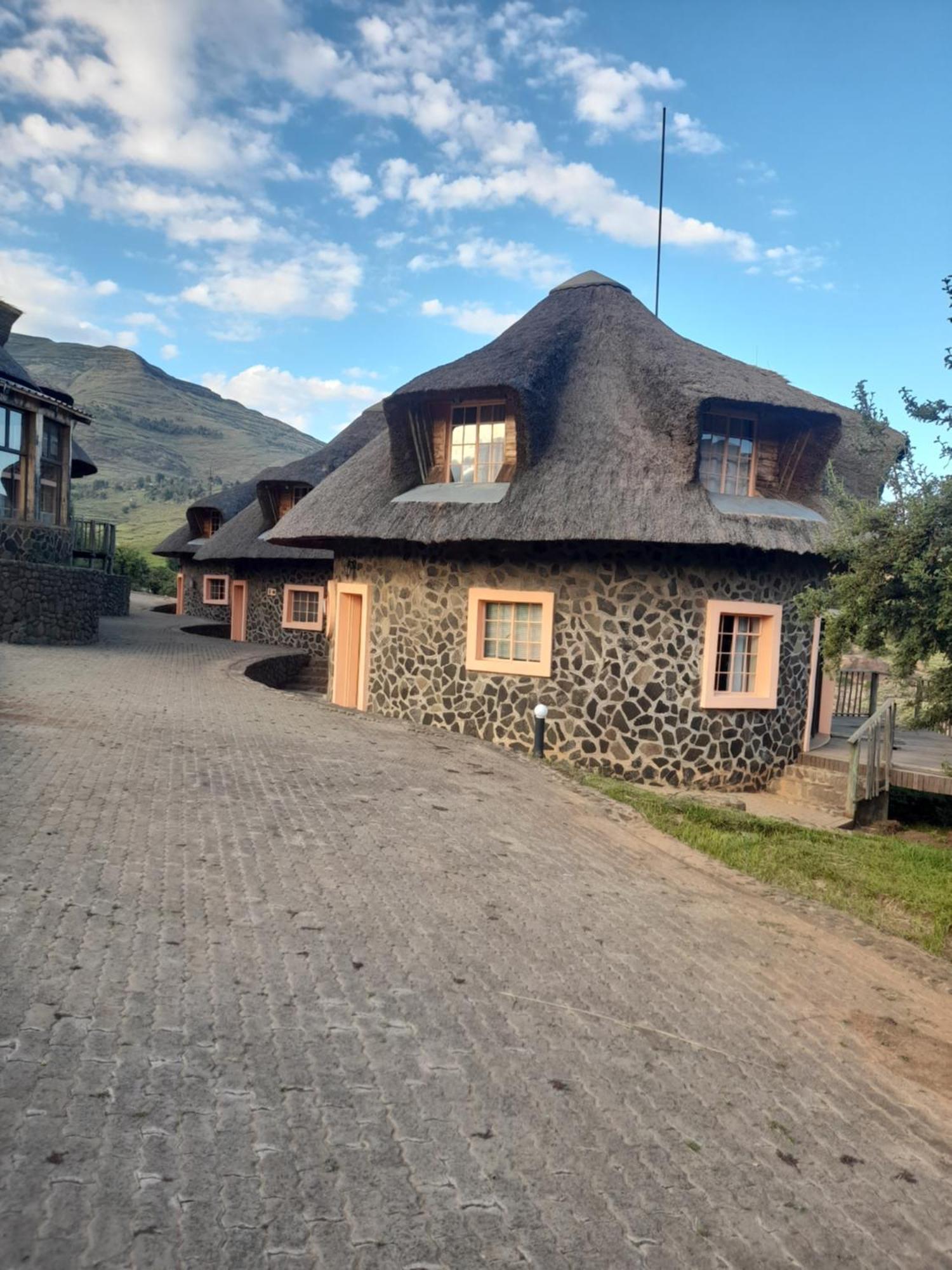 Liphofung Cave, Chalets Hotel Butha-Buthe Kültér fotó