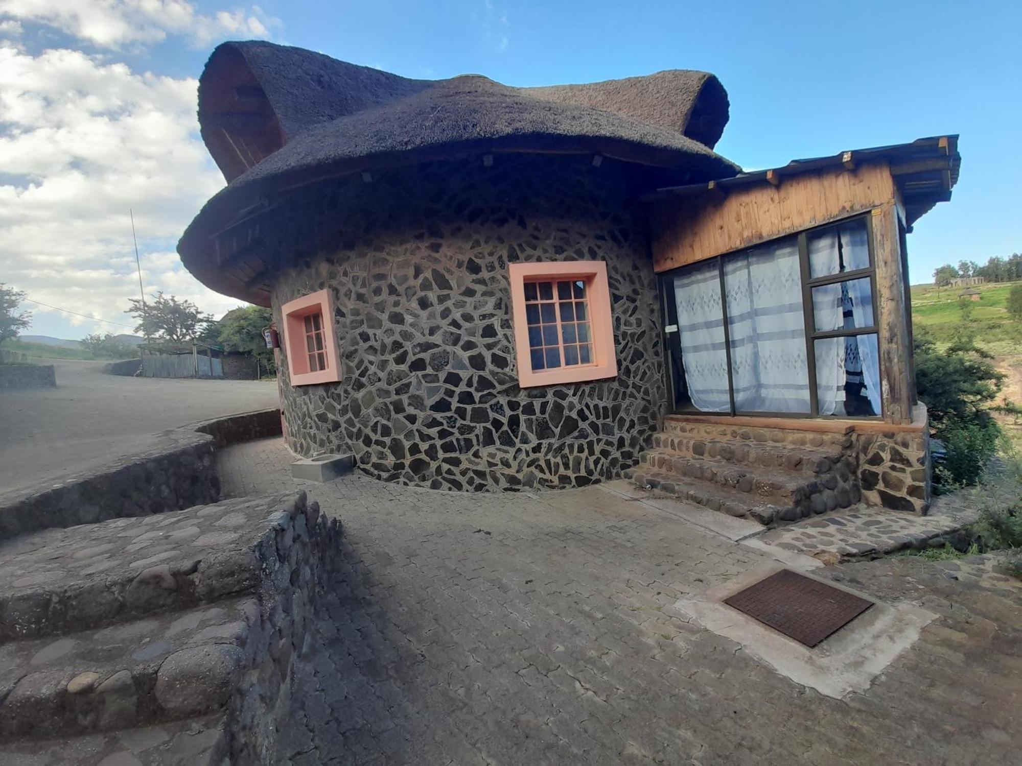 Liphofung Cave, Chalets Hotel Butha-Buthe Kültér fotó