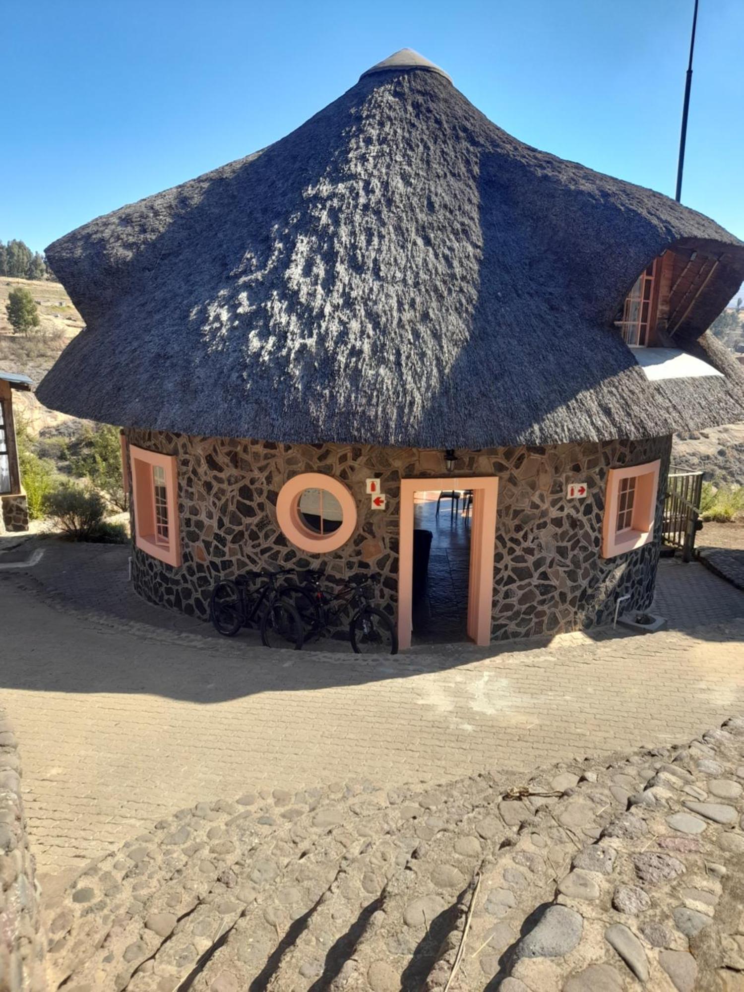 Liphofung Cave, Chalets Hotel Butha-Buthe Kültér fotó